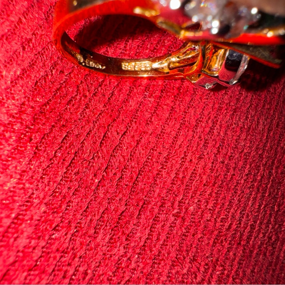 Exquisite Green and Gold Women's Ring - Picture 8 of 11